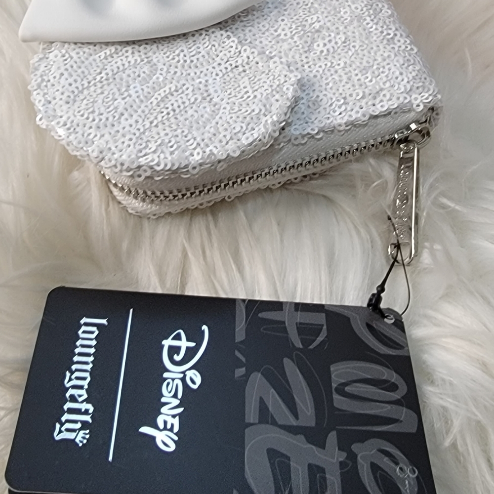 Loungefly MINNIE MOUSE SEQUIN WEDDING ZIP AROUND WALLET - DISNEY - Picture 6 of 7